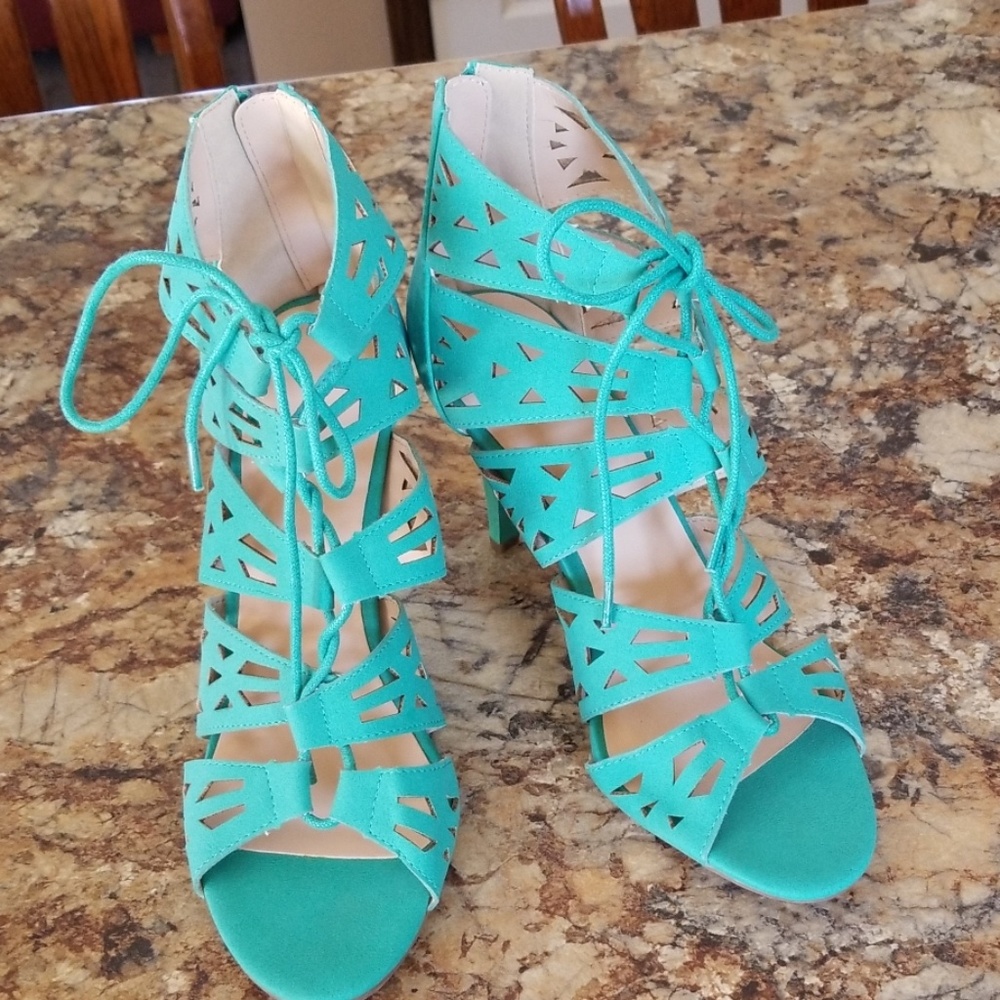 Pointure turquoise heels